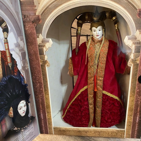 Star Wars Episode 1 ❤️ Queen Amidala/ Red Senate Gown/1999 Portrait Edition - Picture 4 of 16